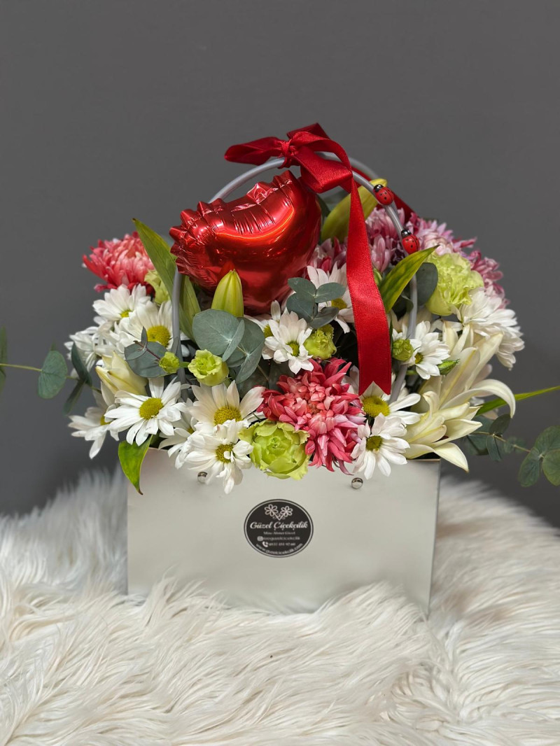 ÇANTADA CANLI ÇİÇEK ARAJMANI